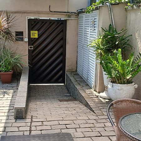 Pousada Parque Suites Estacionamento E Piscina グァルジャー エクステリア 写真