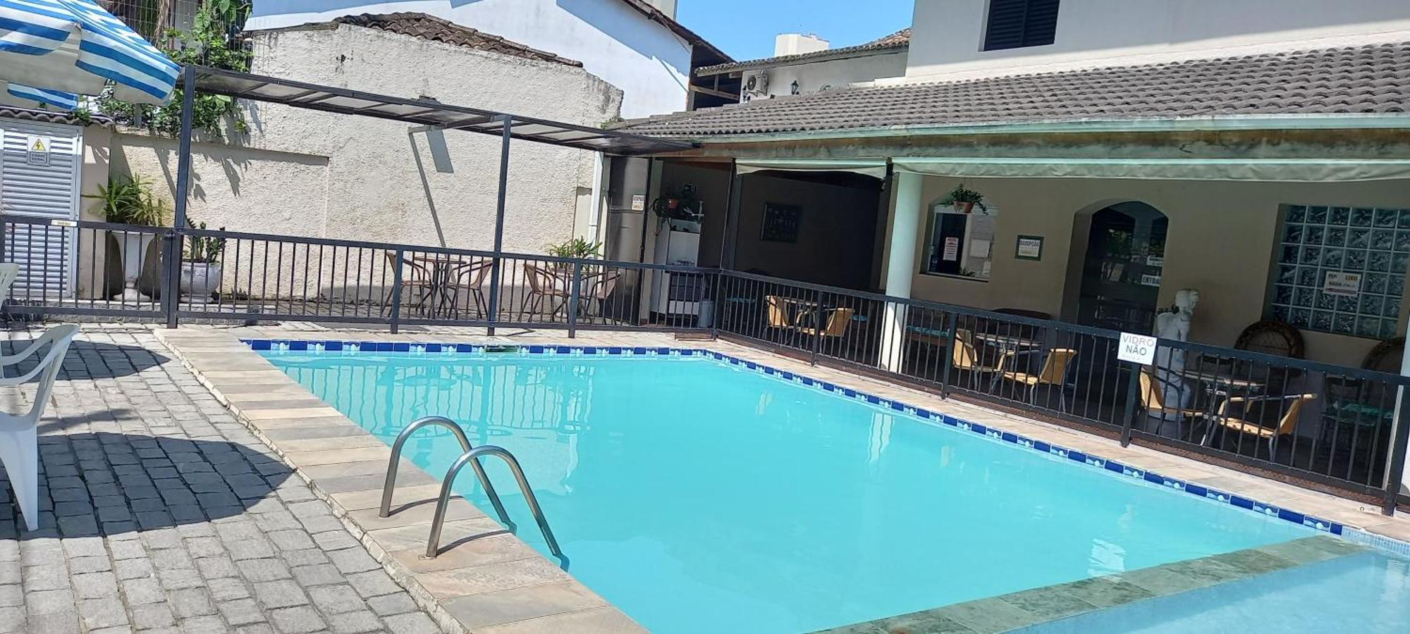 Pousada Parque Suites Estacionamento E Piscina グァルジャー エクステリア 写真