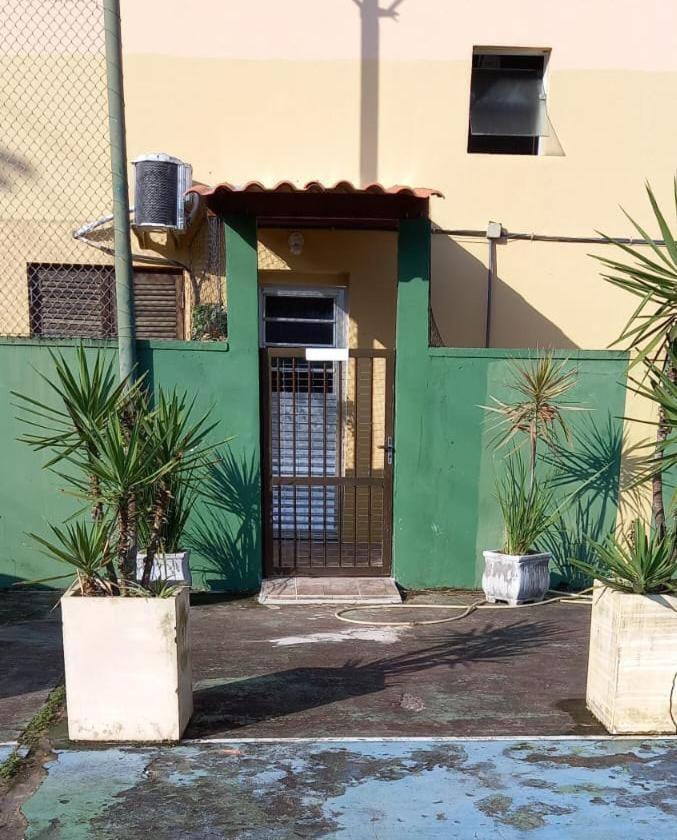 Pousada Parque Suites Estacionamento E Piscina グァルジャー エクステリア 写真