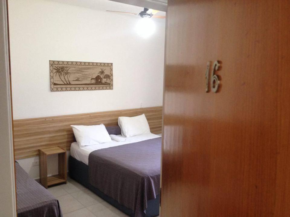 Pousada Parque Suites Estacionamento E Piscina グァルジャー 部屋 写真