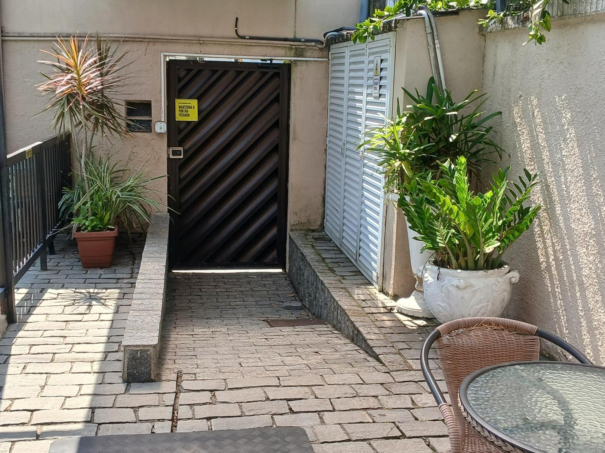 Pousada Parque Suites Estacionamento E Piscina グァルジャー エクステリア 写真