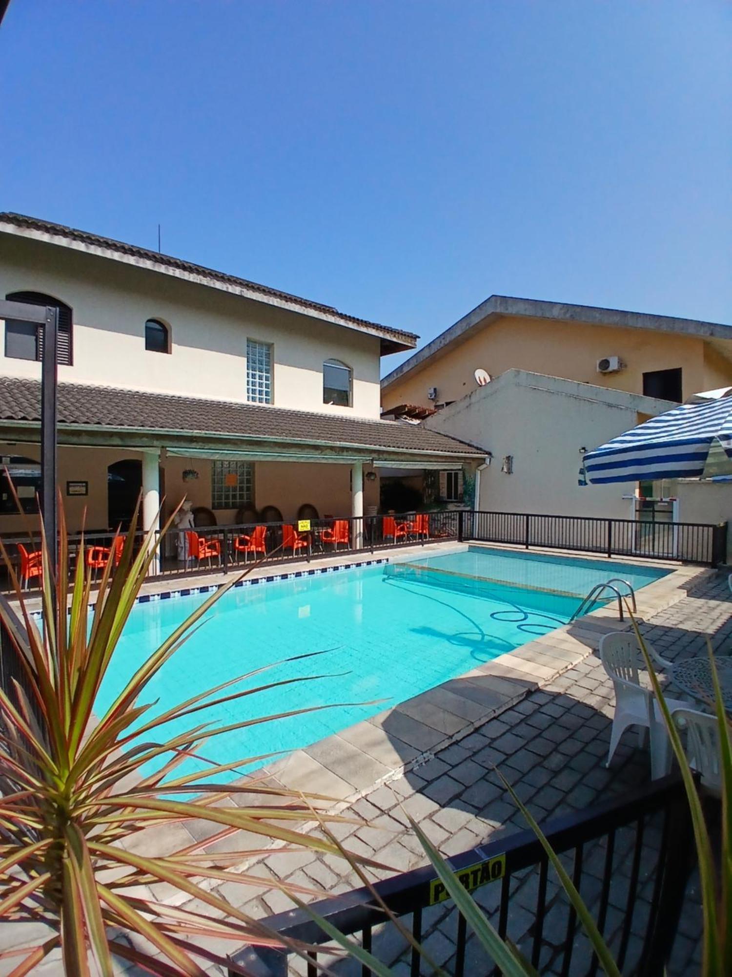 Pousada Parque Suites Estacionamento E Piscina グァルジャー エクステリア 写真