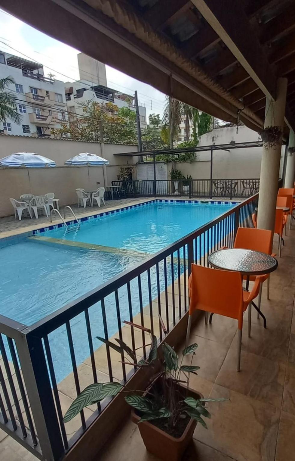 Pousada Parque Suites Estacionamento E Piscina グァルジャー エクステリア 写真