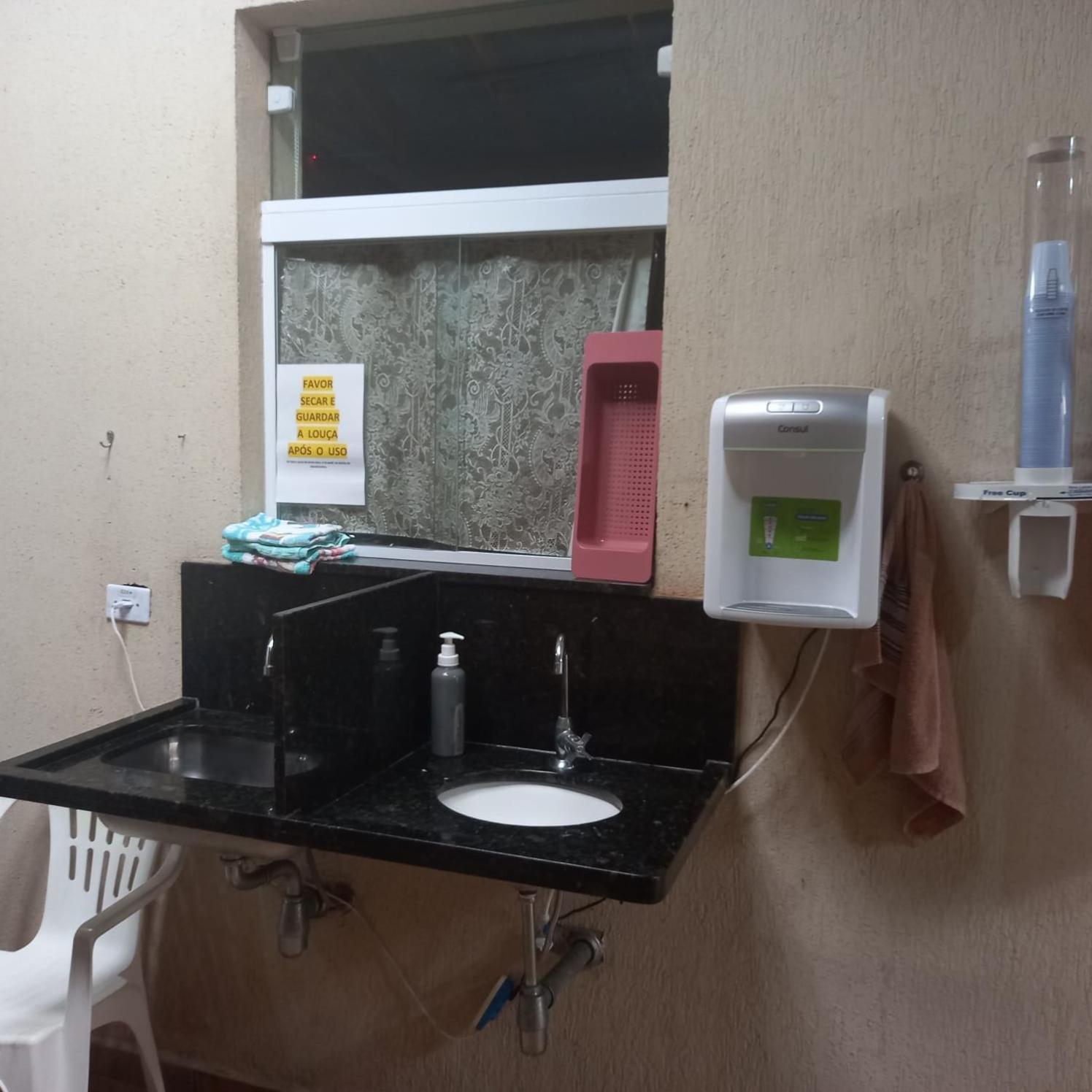 Pousada Parque Suites Estacionamento E Piscina グァルジャー エクステリア 写真